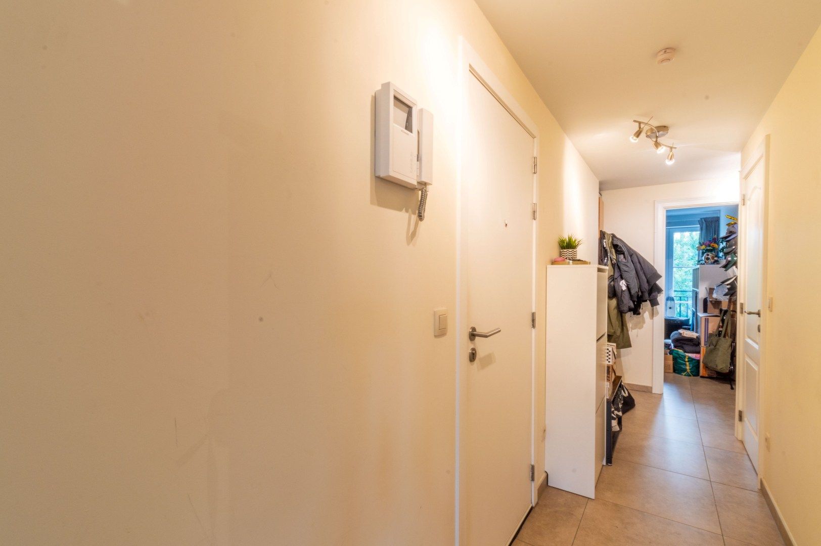 Een recent en mooi afgewerkt appartement te Halle! foto 9