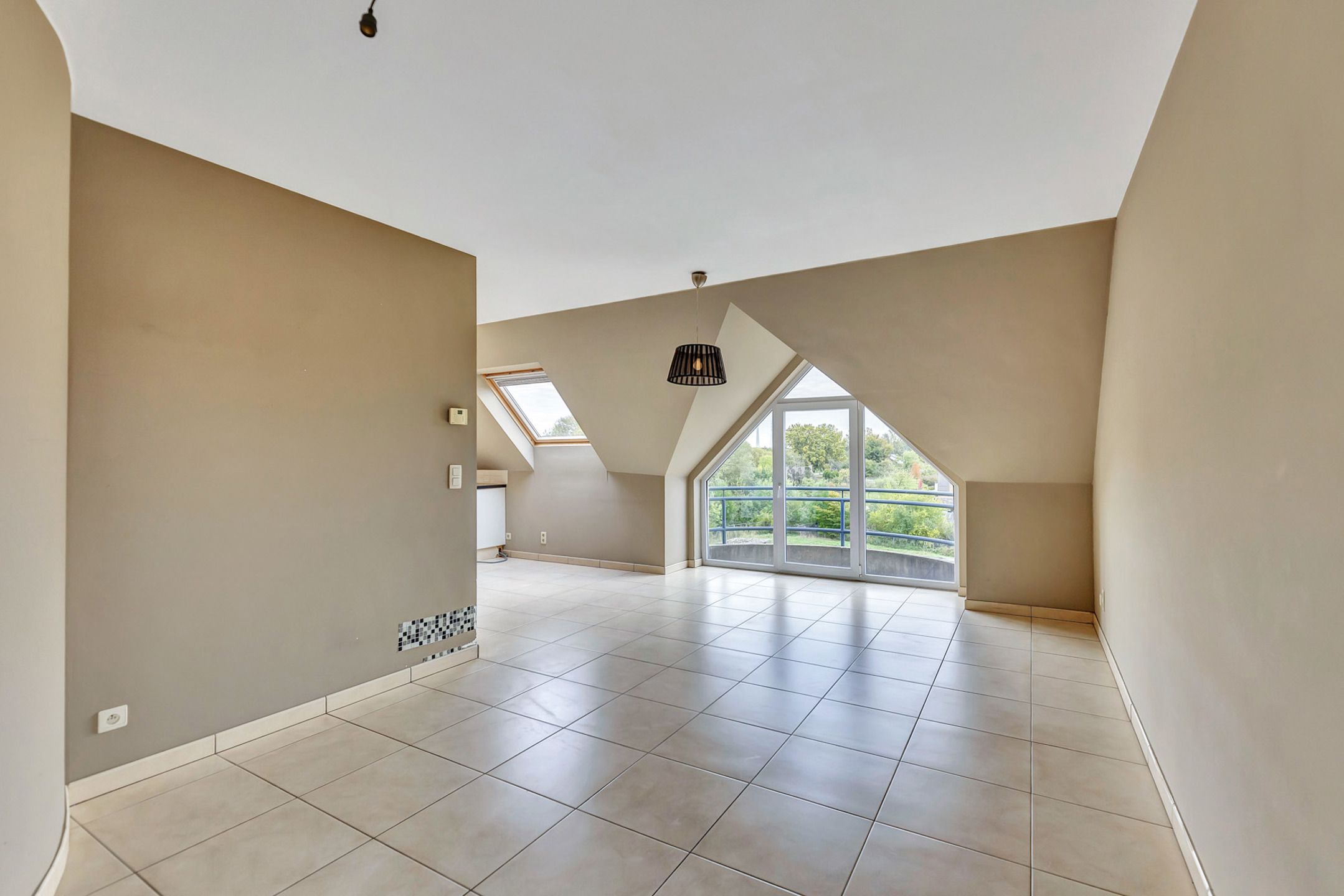 Instapklaar dakappartement in het centrum van Denderhoutem foto 6