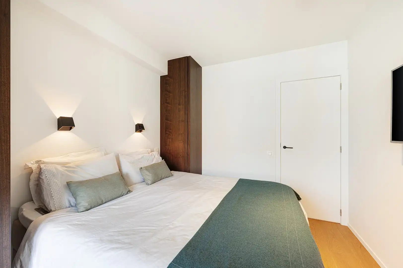 Luxueus gerenoveerd 3-slaapkamerappartement nabij zee. foto 16