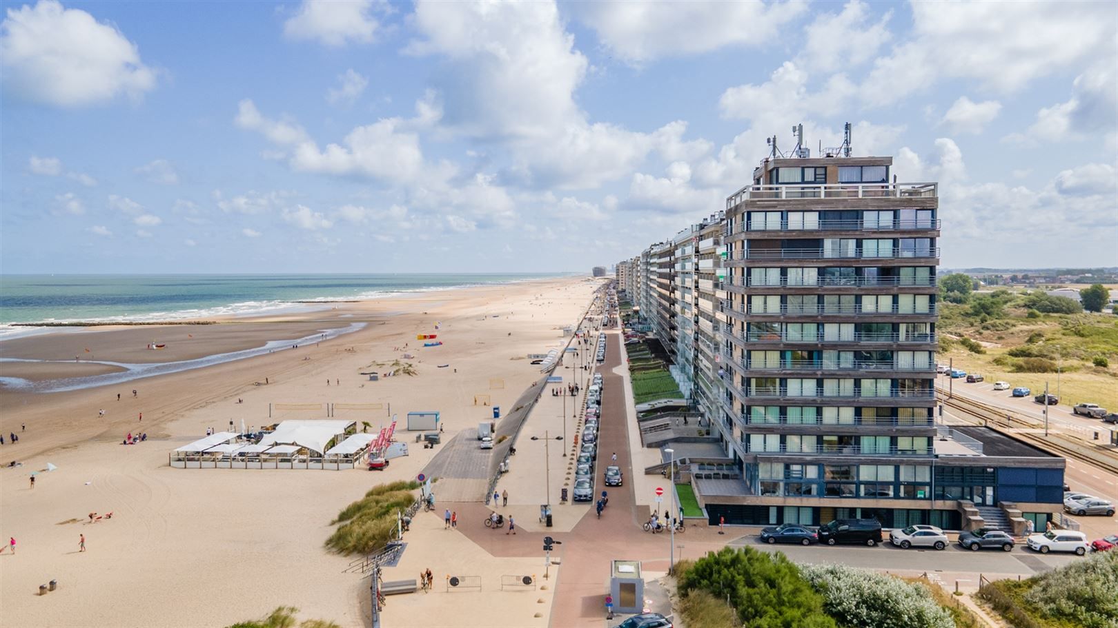 gerenoveerd appartement met zee en duinzicht foto 22