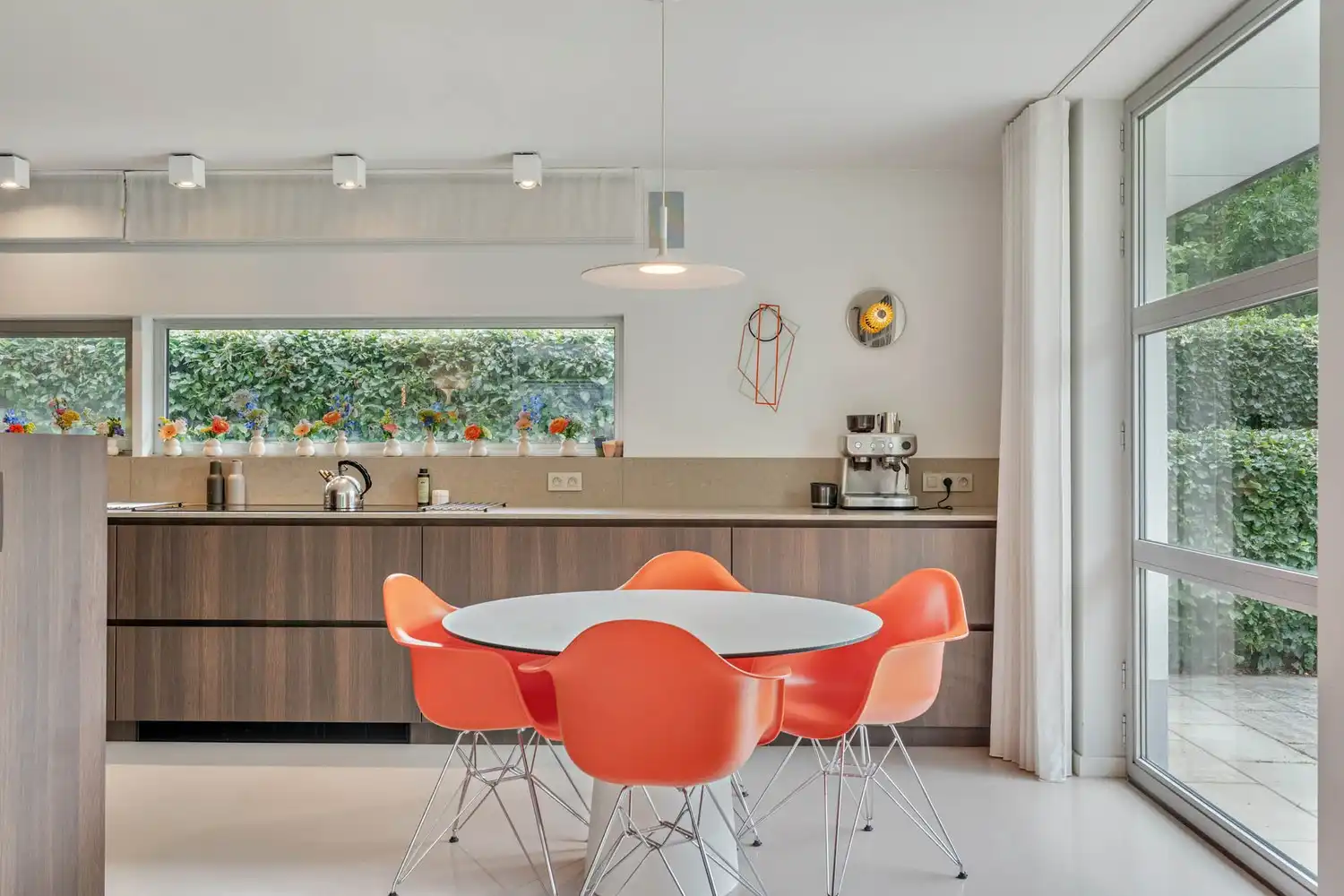 Moderne open bebouwing met zwembad, 5 slaapkamers en EPC B foto 11