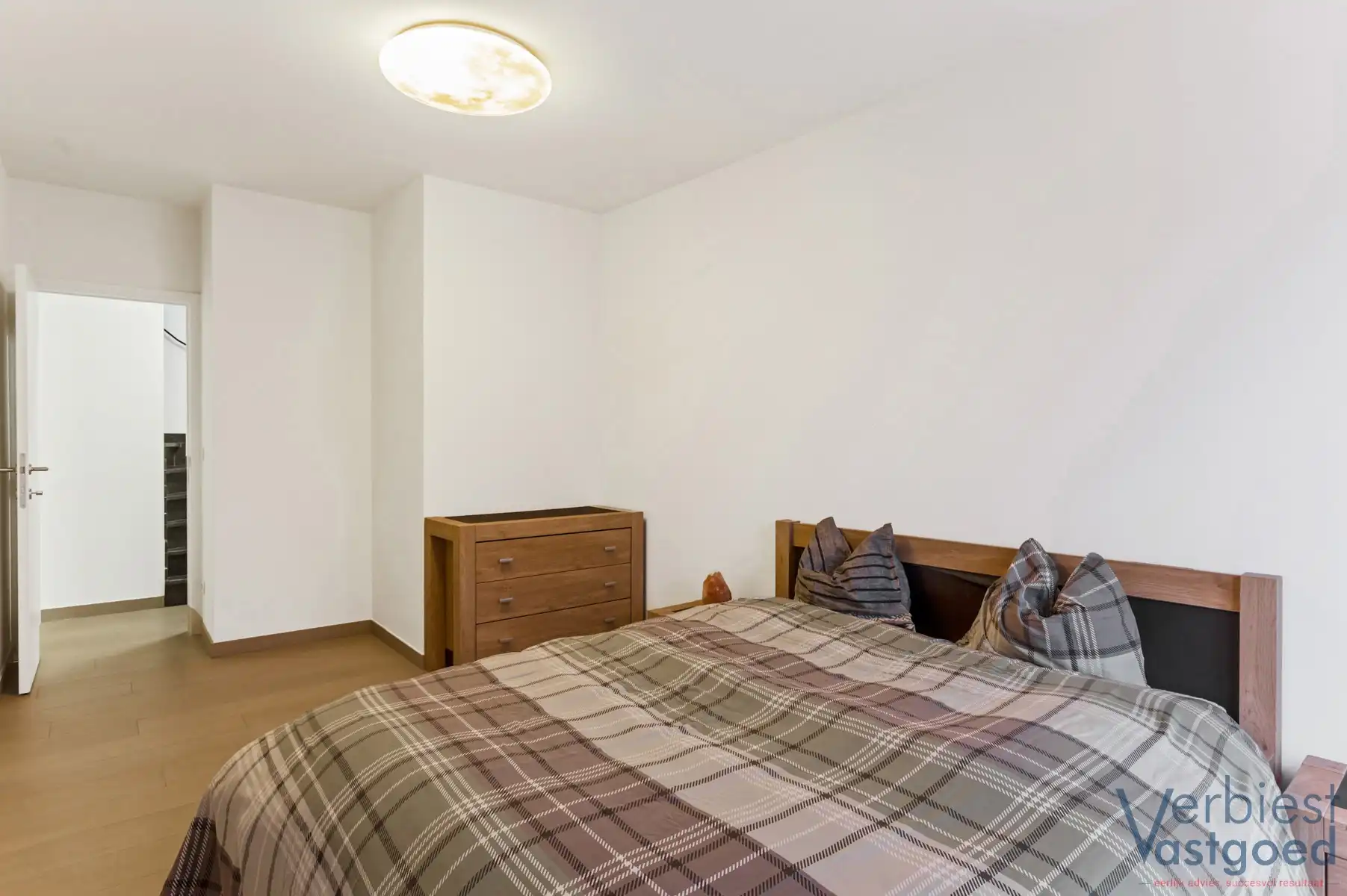 Luxueus en energiezuinig duplexappartement te huur in hartje Ekeren foto 12