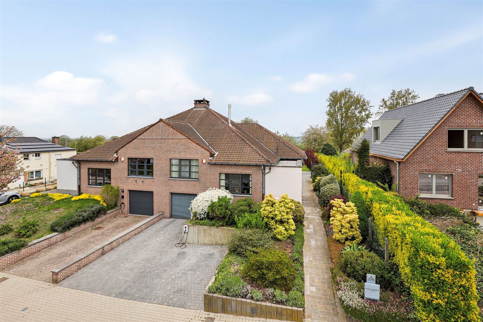 Ruime 3 gevel met 4 slaapkamers foto 3