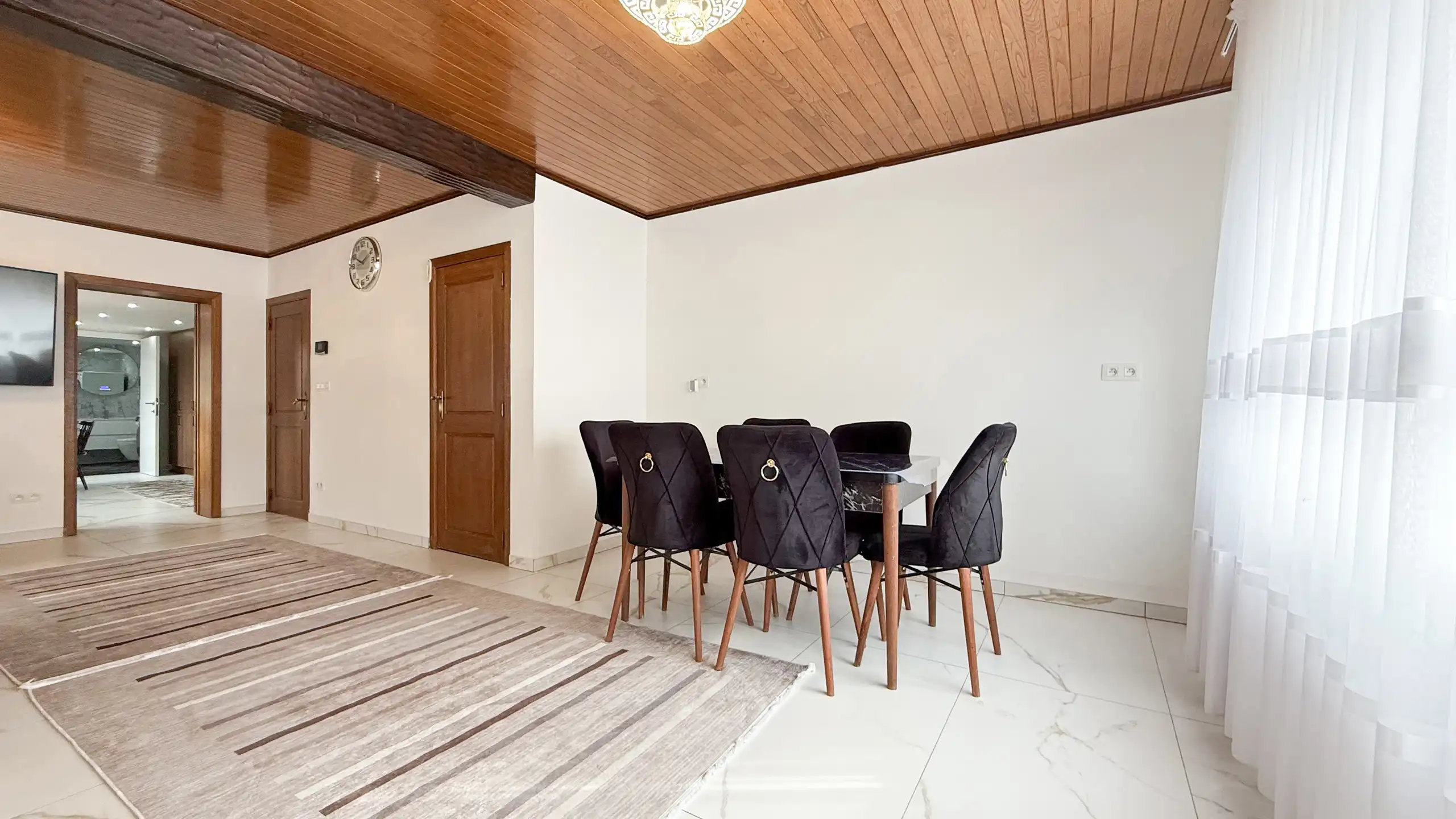 Volledig vernieuwde woning met 4 slp en uitstekende ligging! foto 6
