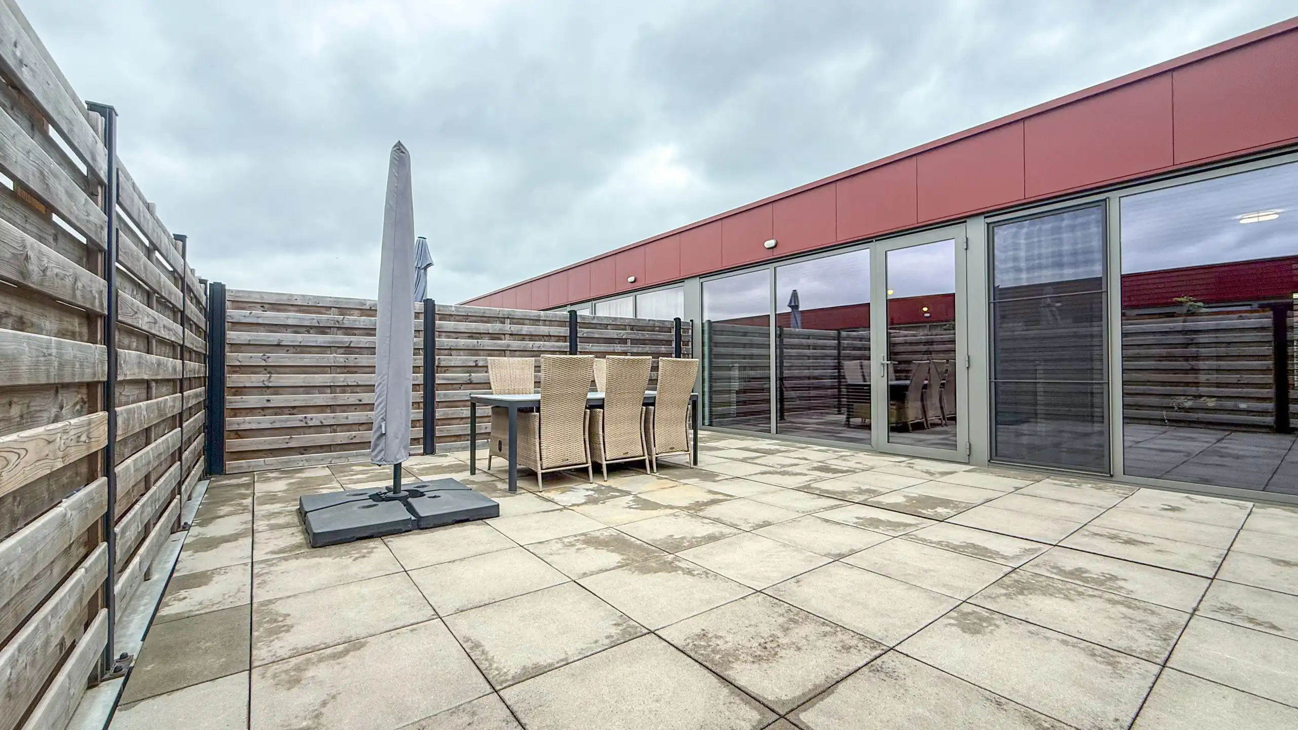 Recent appartement met 2 slpks, parking en berging! foto 24
