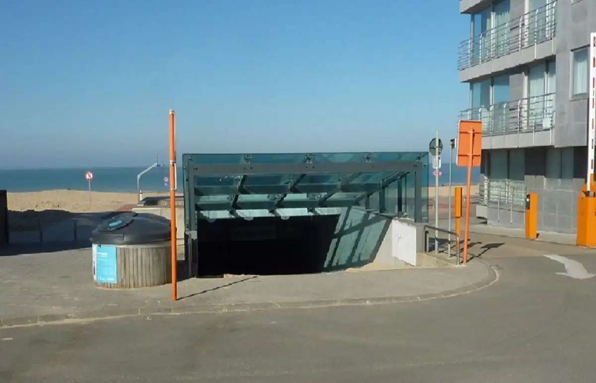 Garage te koop Lucionplein 1 - 8670 Sint-Idesbald