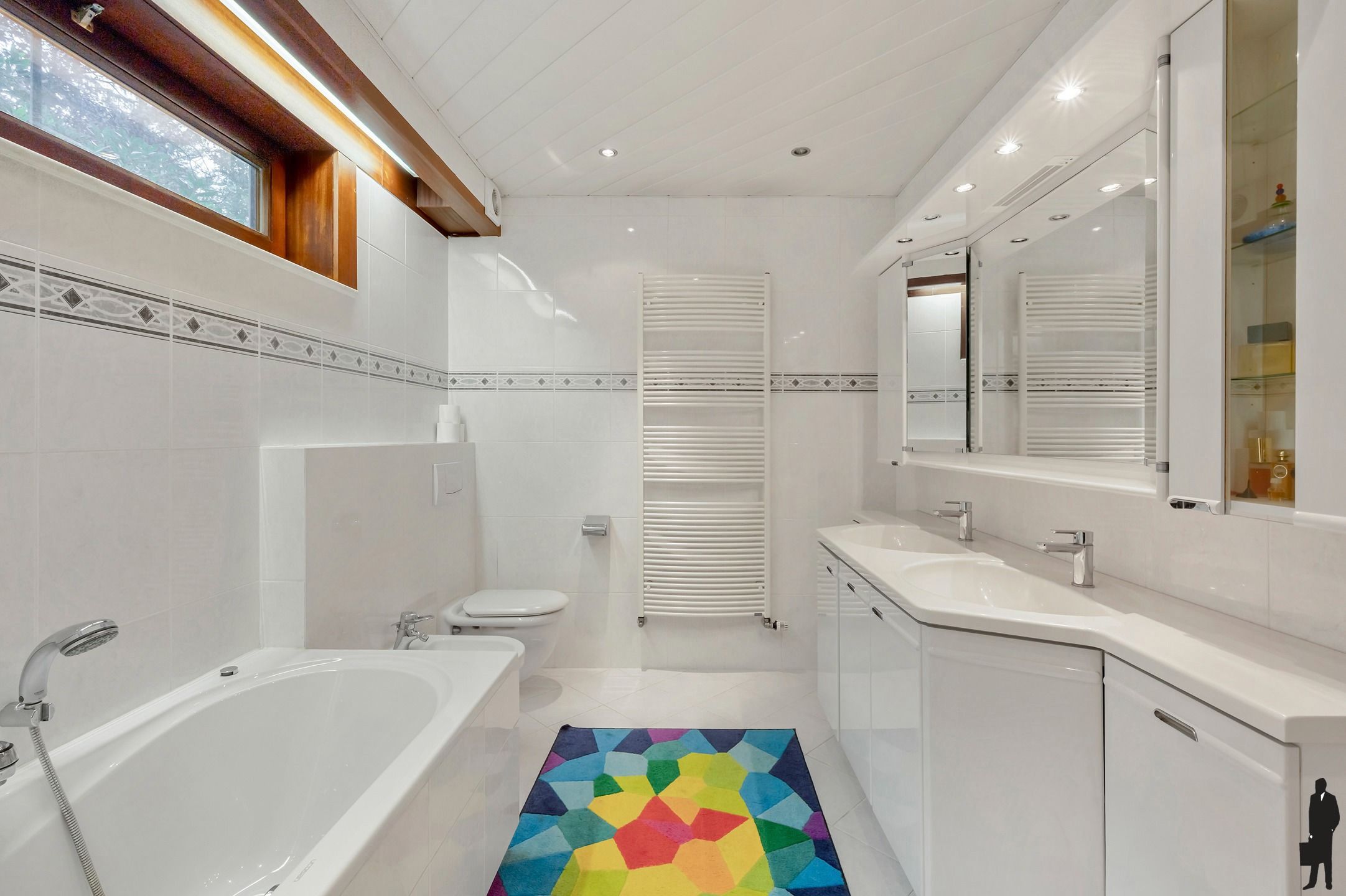 Residentieel gelegen villa op zonnig perceel van ca. 2467m²  foto 14