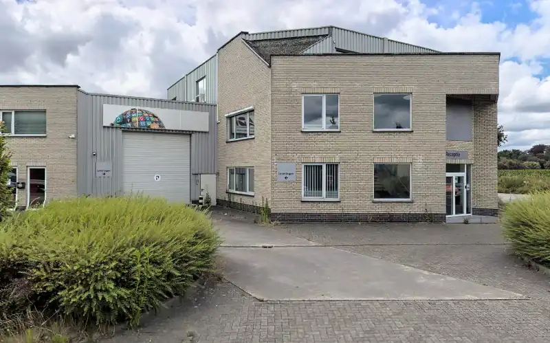 bedrijfsgebouw te huur foto {{pictureIndex}}