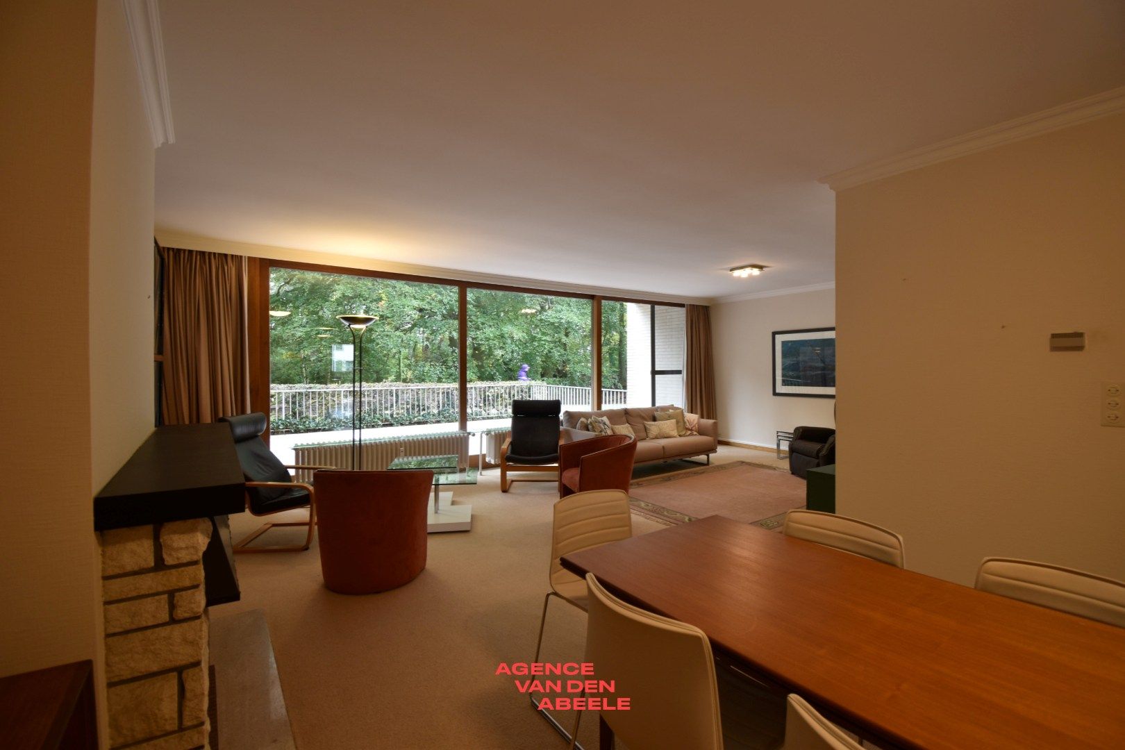 Stijlvol gelijkvloers appartement met royaal terras en boszicht foto 3