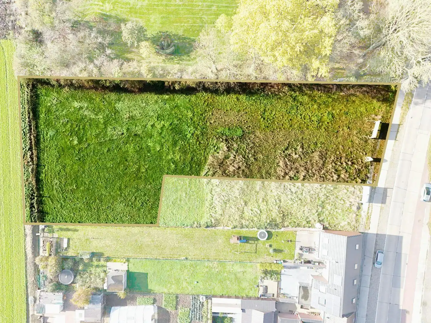 Mooi en zuidgericht stuk bouwgrond (2.461m²) voor open bebouwing foto 3