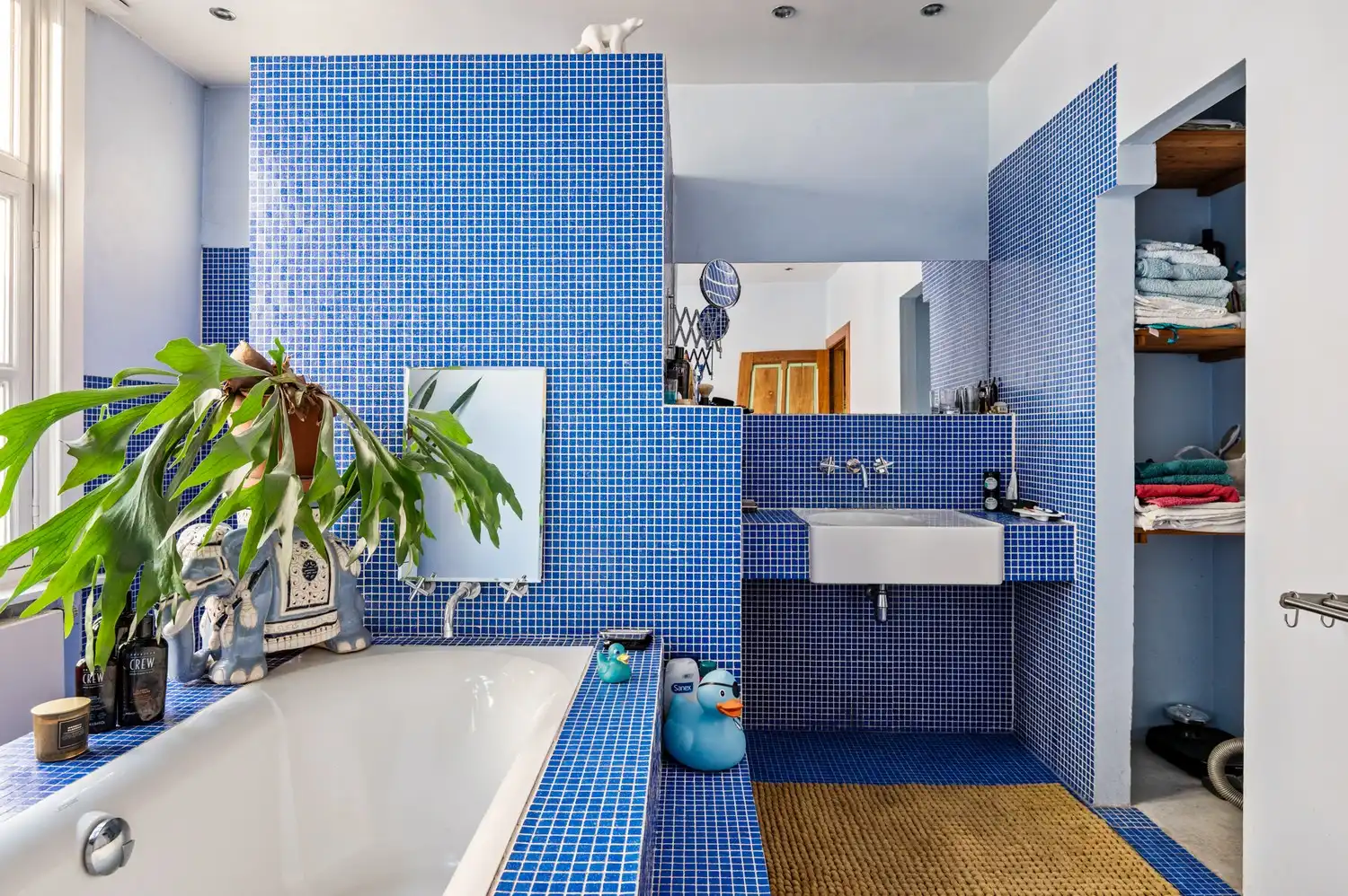 Unieke gezinswoning met 5 slaapkamers en tuin in Borgerhout! foto 14