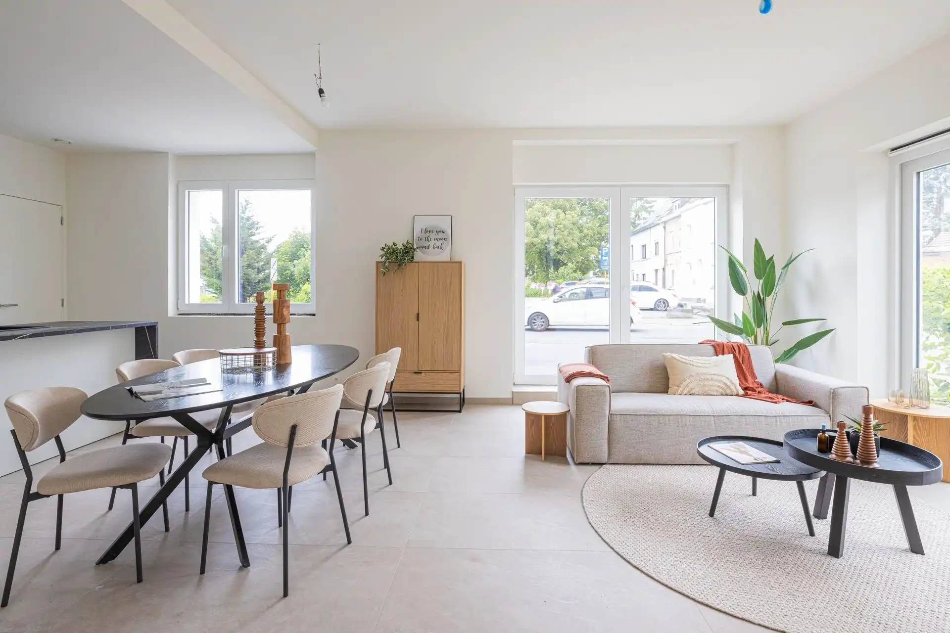 Modern gelijkvloers wonen met tuin foto {{pictureIndex}}