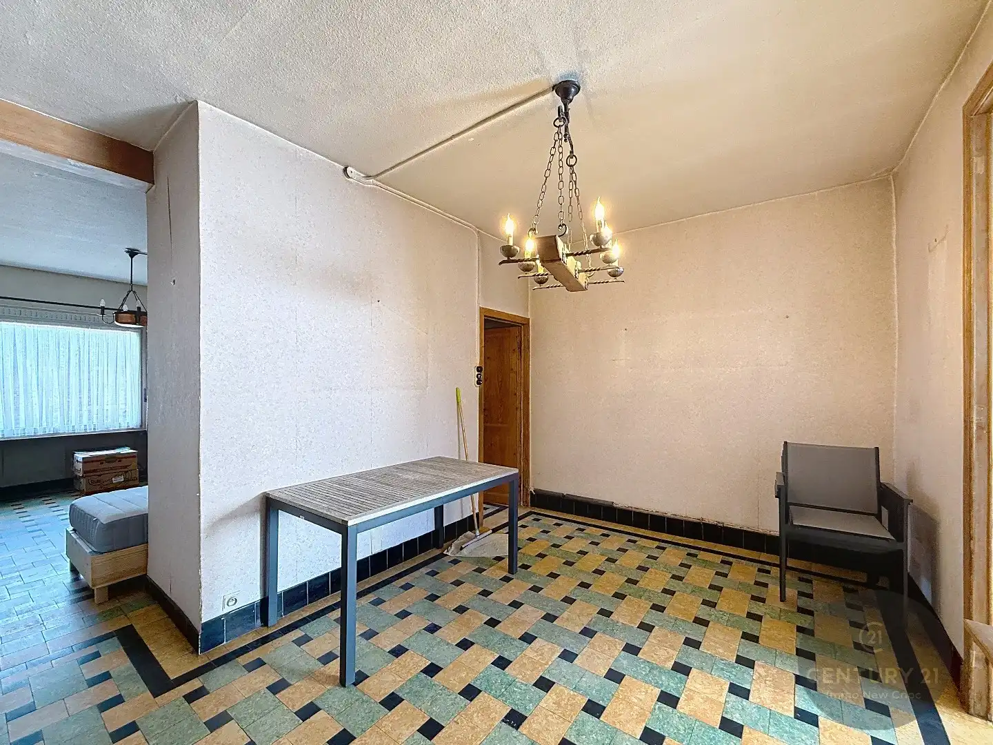 Op te frissen stadswoning met zonnige tuin! foto 11