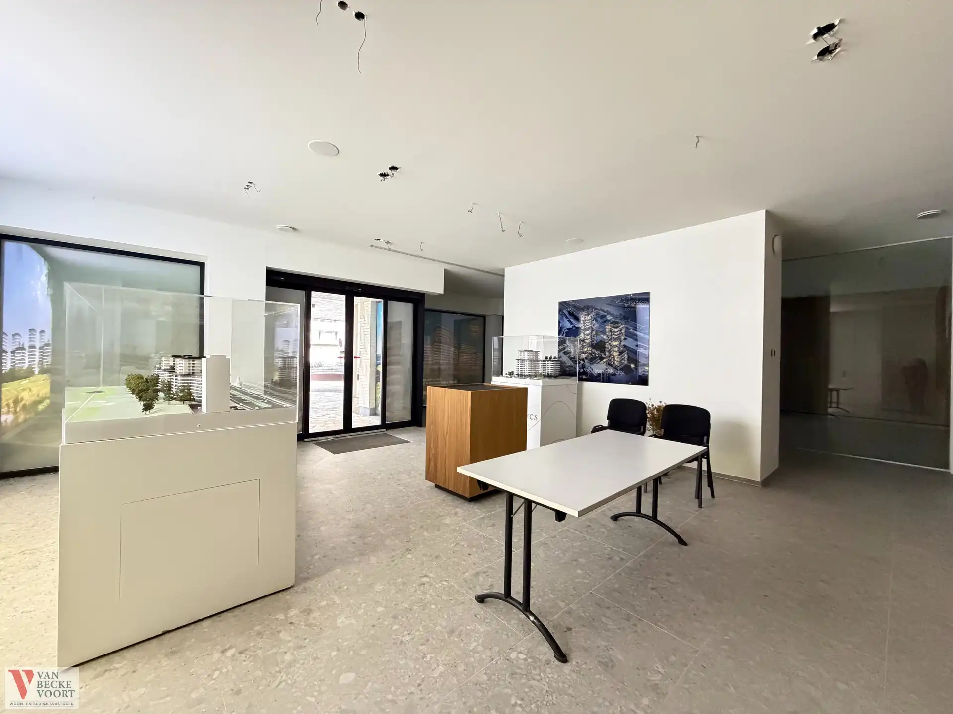 Handelsgelijkvloers 130m² foto 4