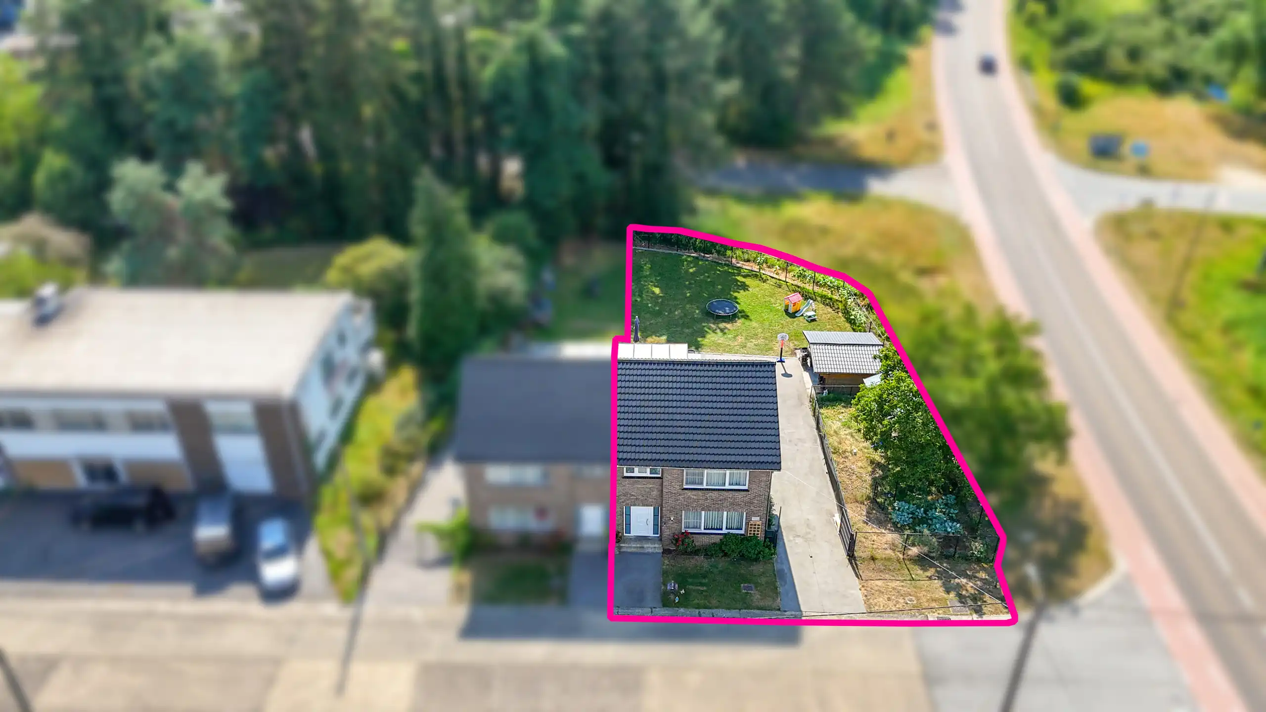 Instapklare woning met 3slpks, kelder en mooie tuin in Ham! foto 27