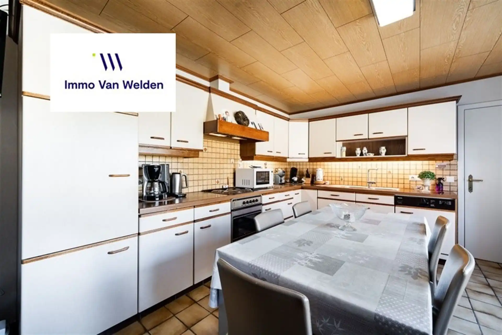 Te moderniseren halfopen woning met tuin en garage op 629 m² in Ouwegem. foto 8