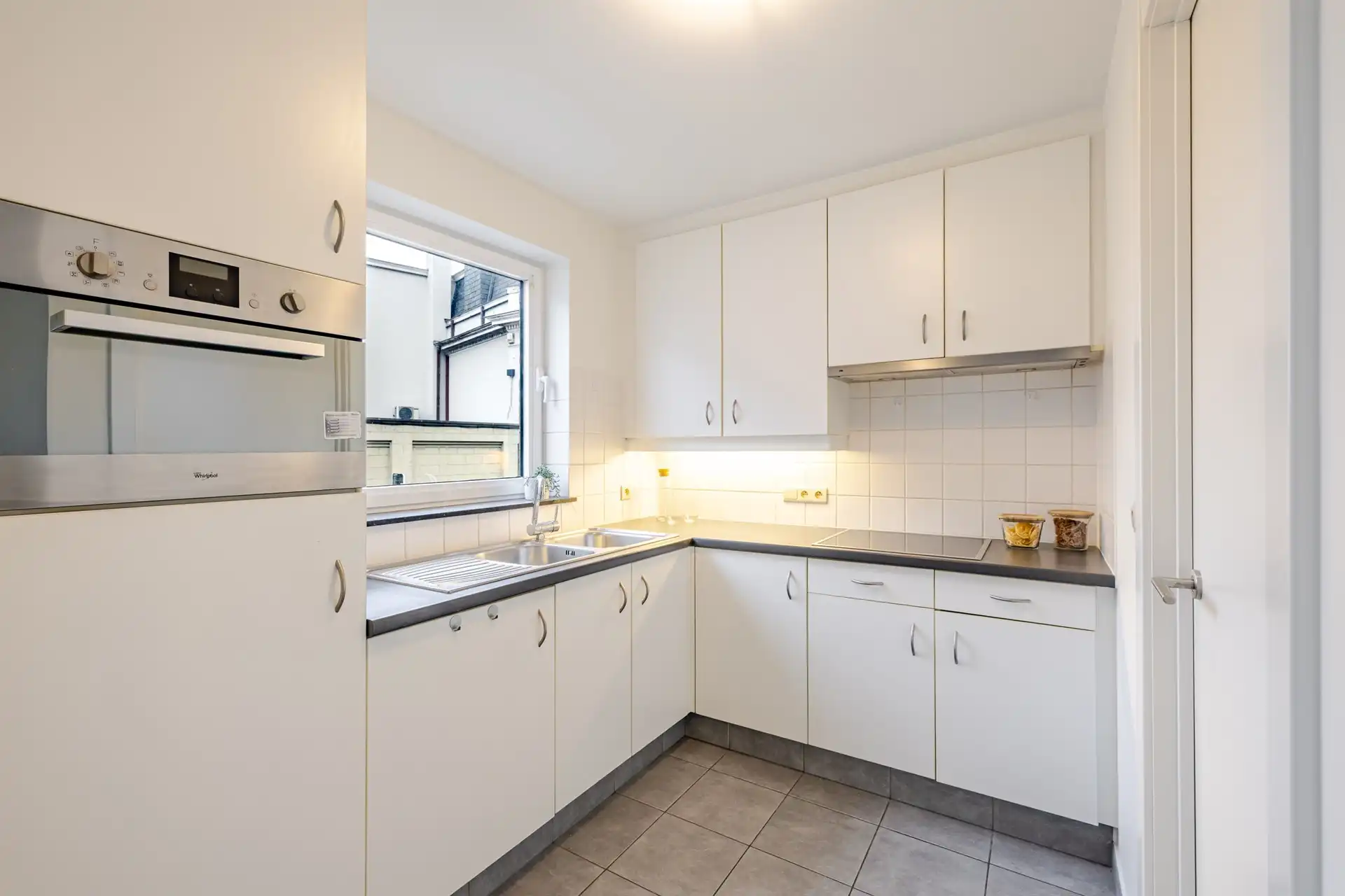 Praktisch ingedeeld appartement met twee slaapkamers op centrale ligging te Aalst foto 9