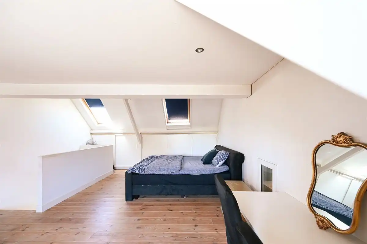 Leuke (starters)woning met zij-ingang foto 16