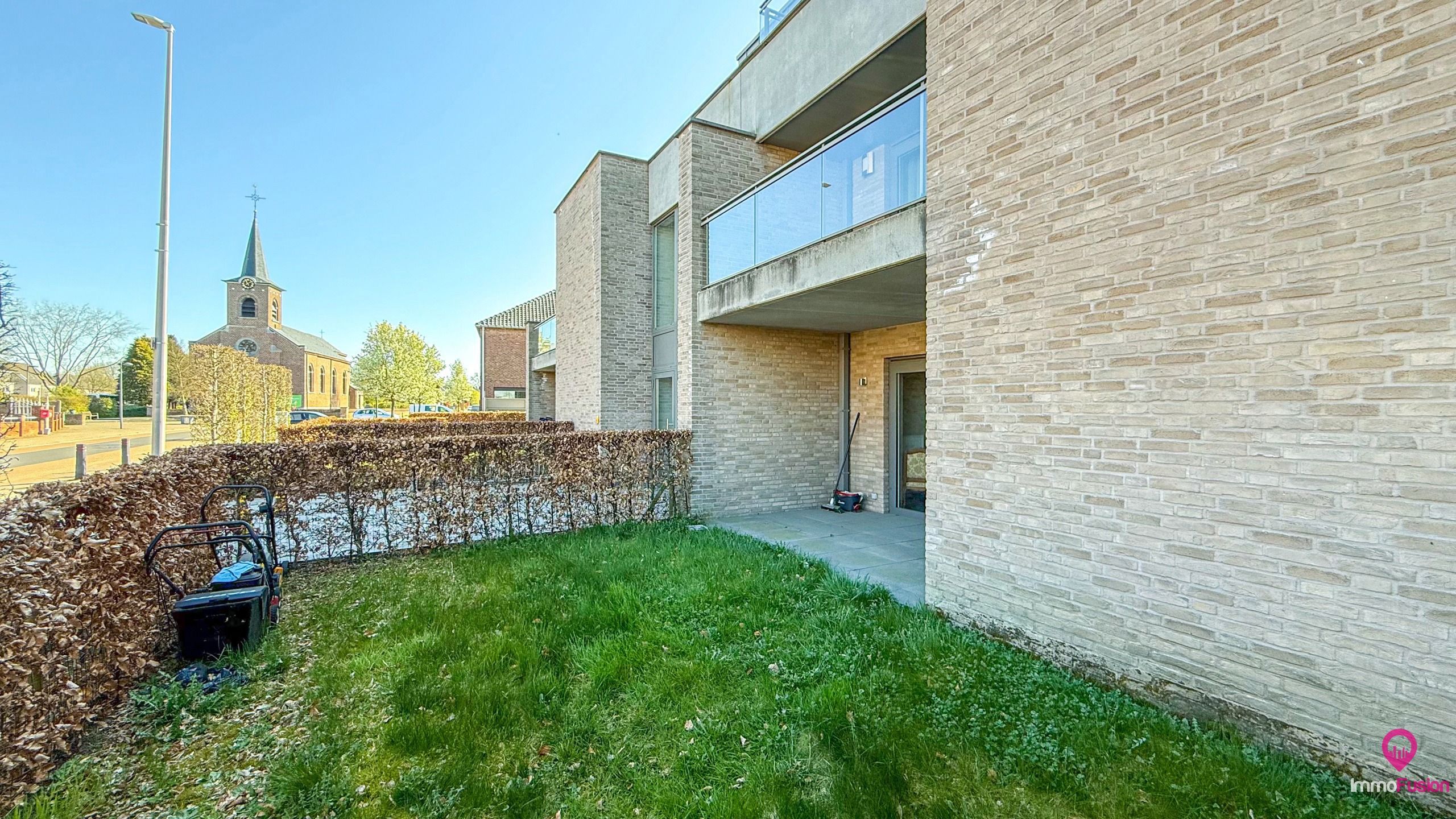 Gelijkvloers appartement me tuin en autostandplaats! foto 19