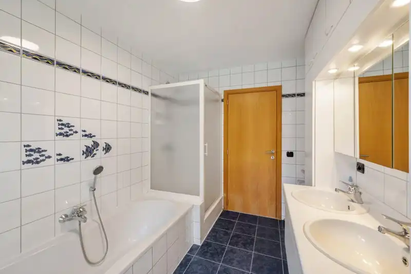 Ruime villa met zwembad  foto 24