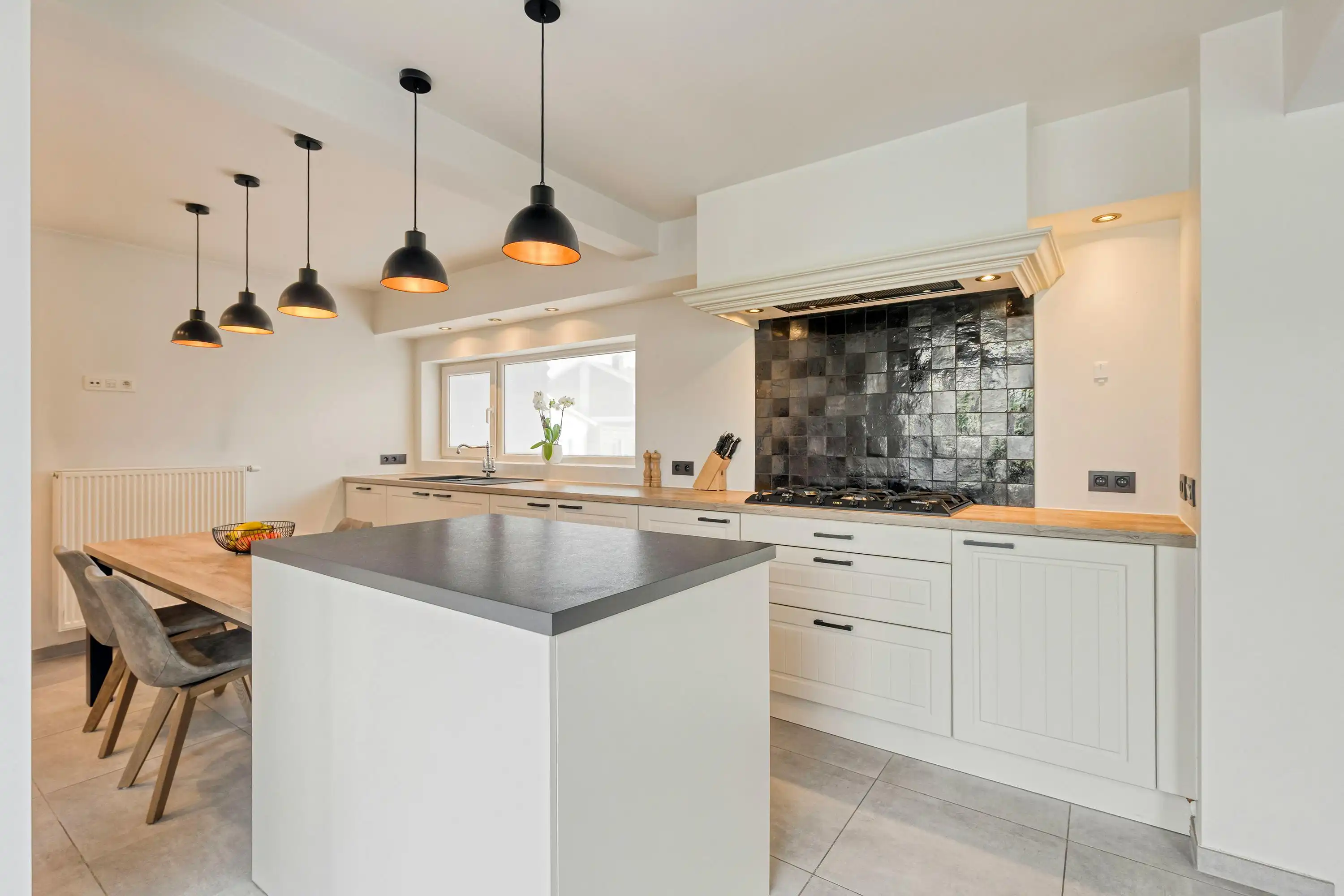 Instapklaar halfopen huis met 3 kamers te koop in Wielsbeke foto 9