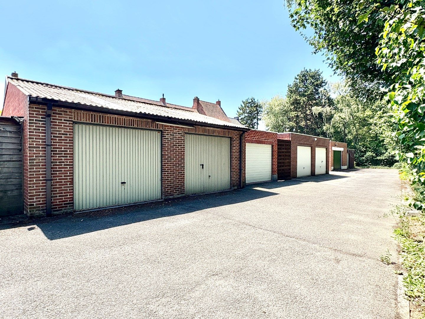 Hippe woning met 4 slaapkamers, dubbele garage en gelegen aan het sportpark te Kuurne. foto 4