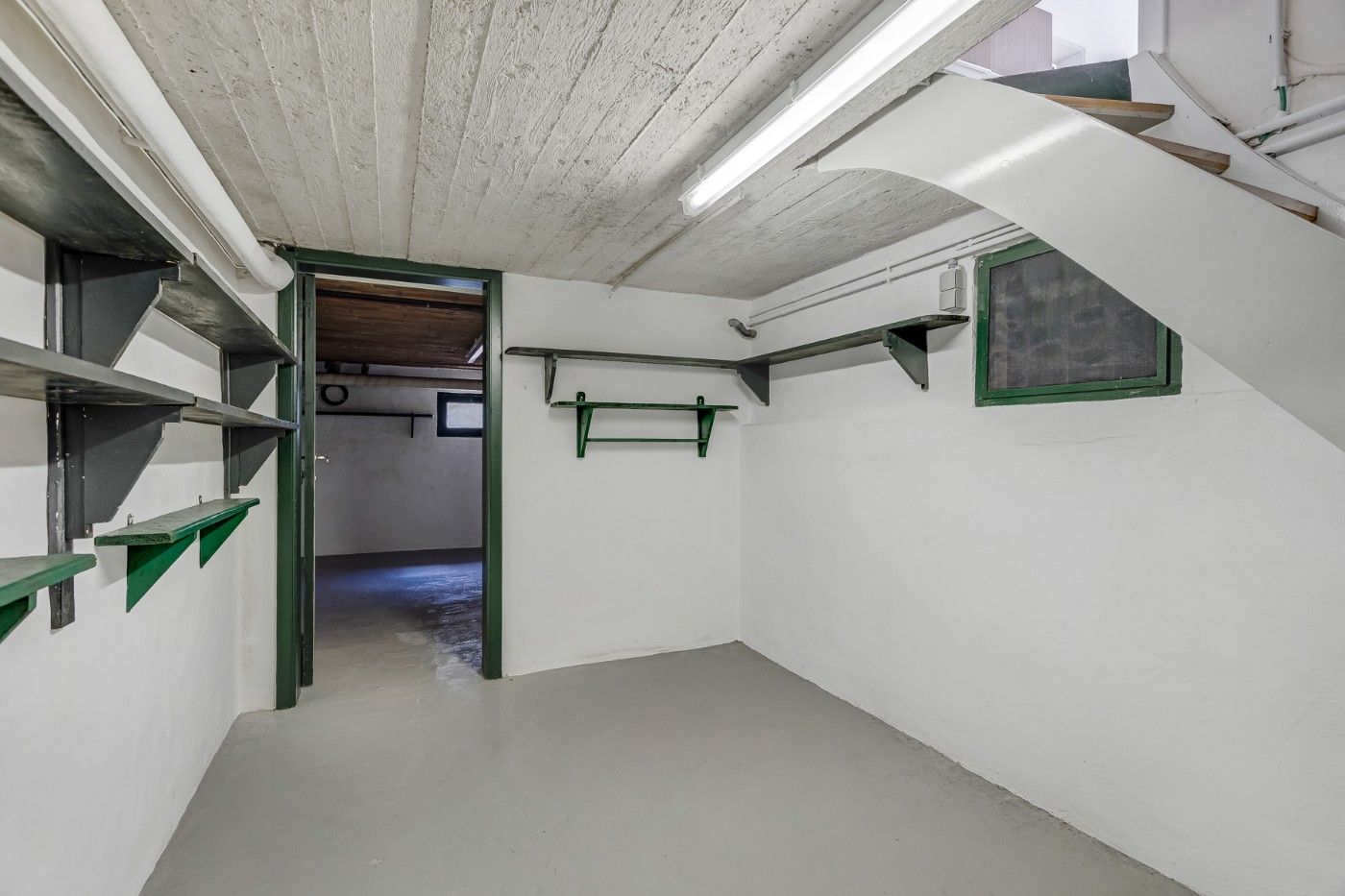 Ruime, gerieflijke open bebouwing met 3 slpk., grote tuin en inpandige garage foto 15