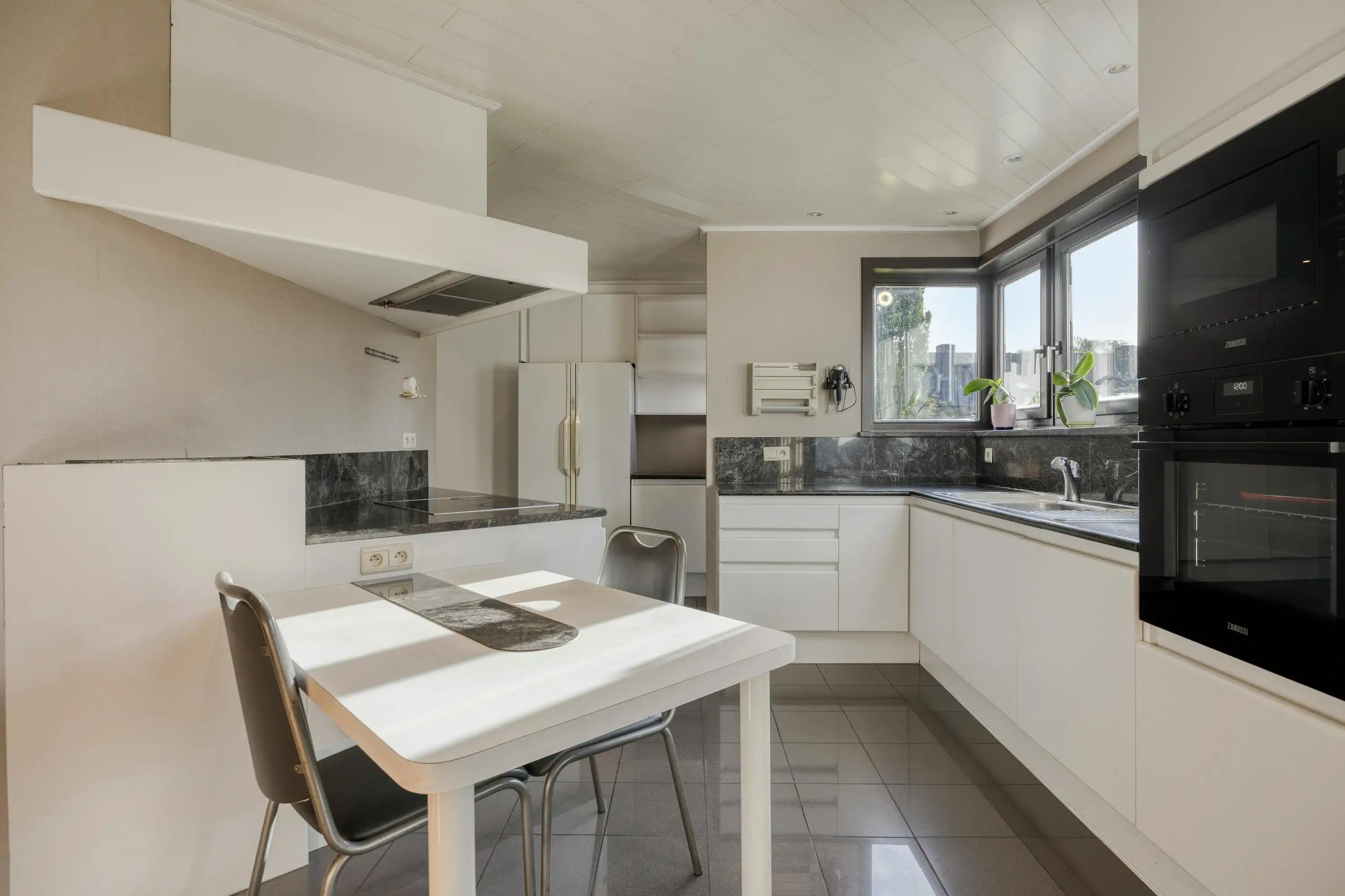 Karaktervolle bungalow op een prachtig perceel in Merelbeke foto 8