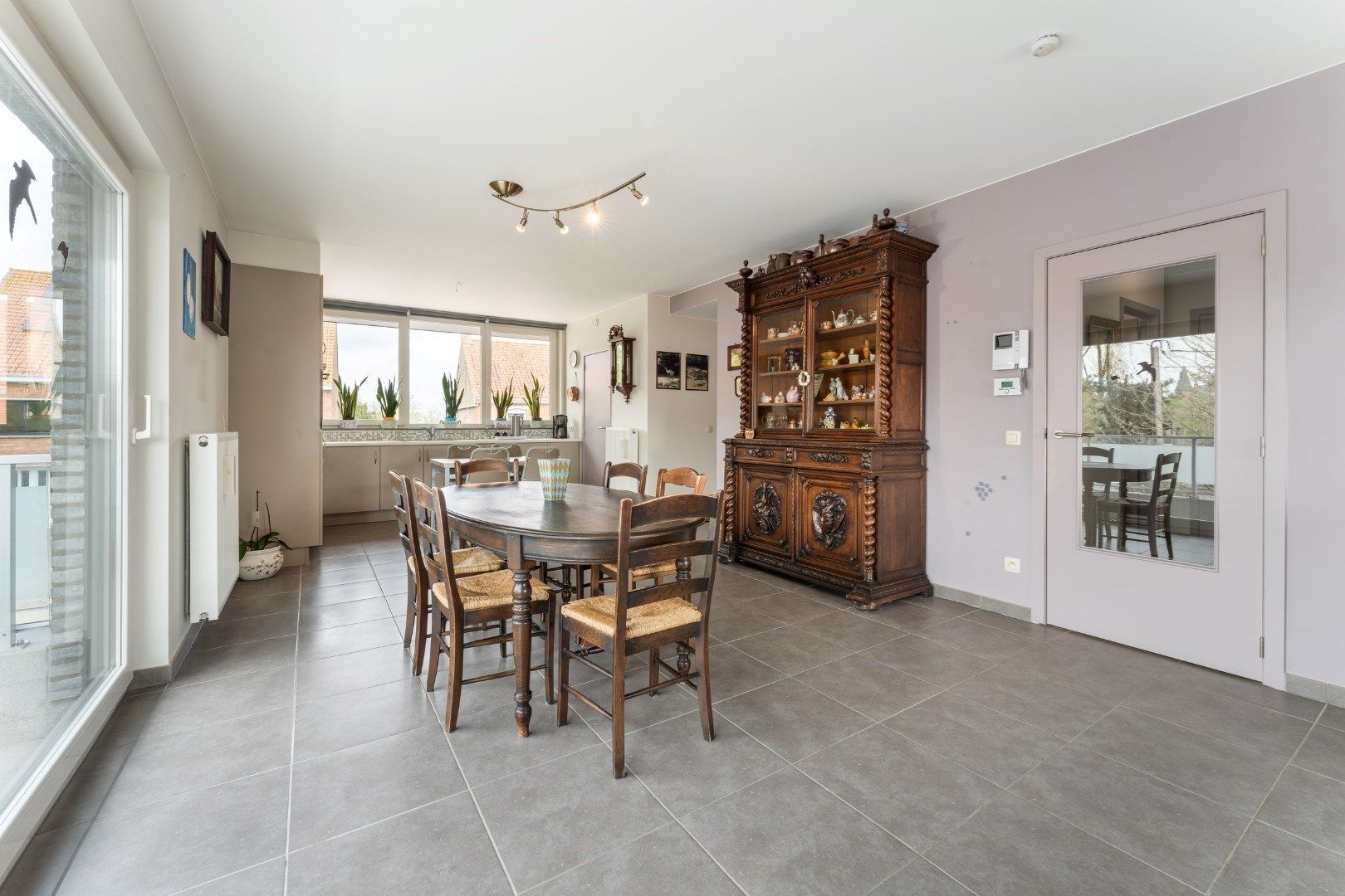 Recent 2-slaapkamer appartement (99m²) met ruim terras te Leke!  foto 5