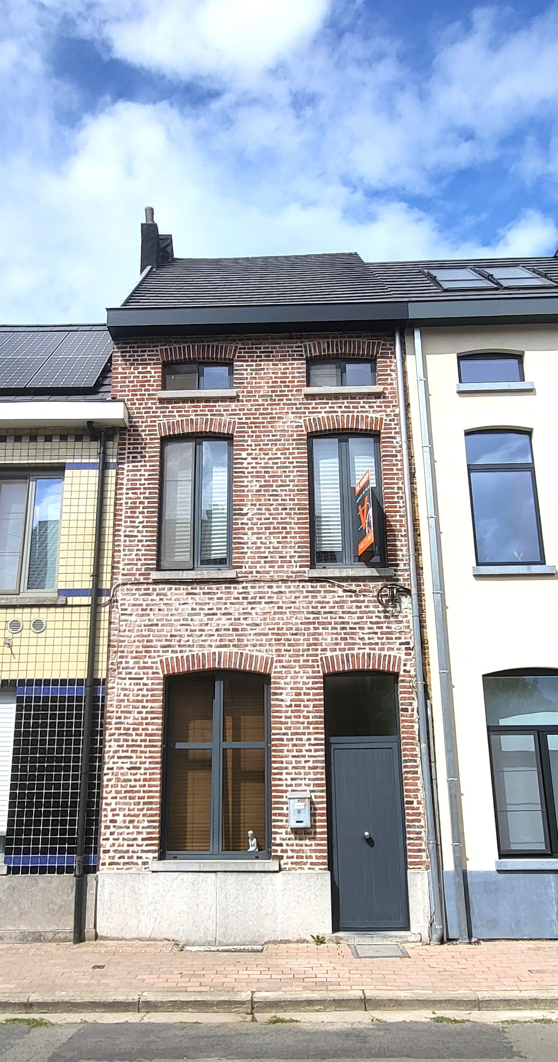 Prachtig gerenoveerde woning op wandelafstand van het centrum met zuidgerichte tuin.  foto 3