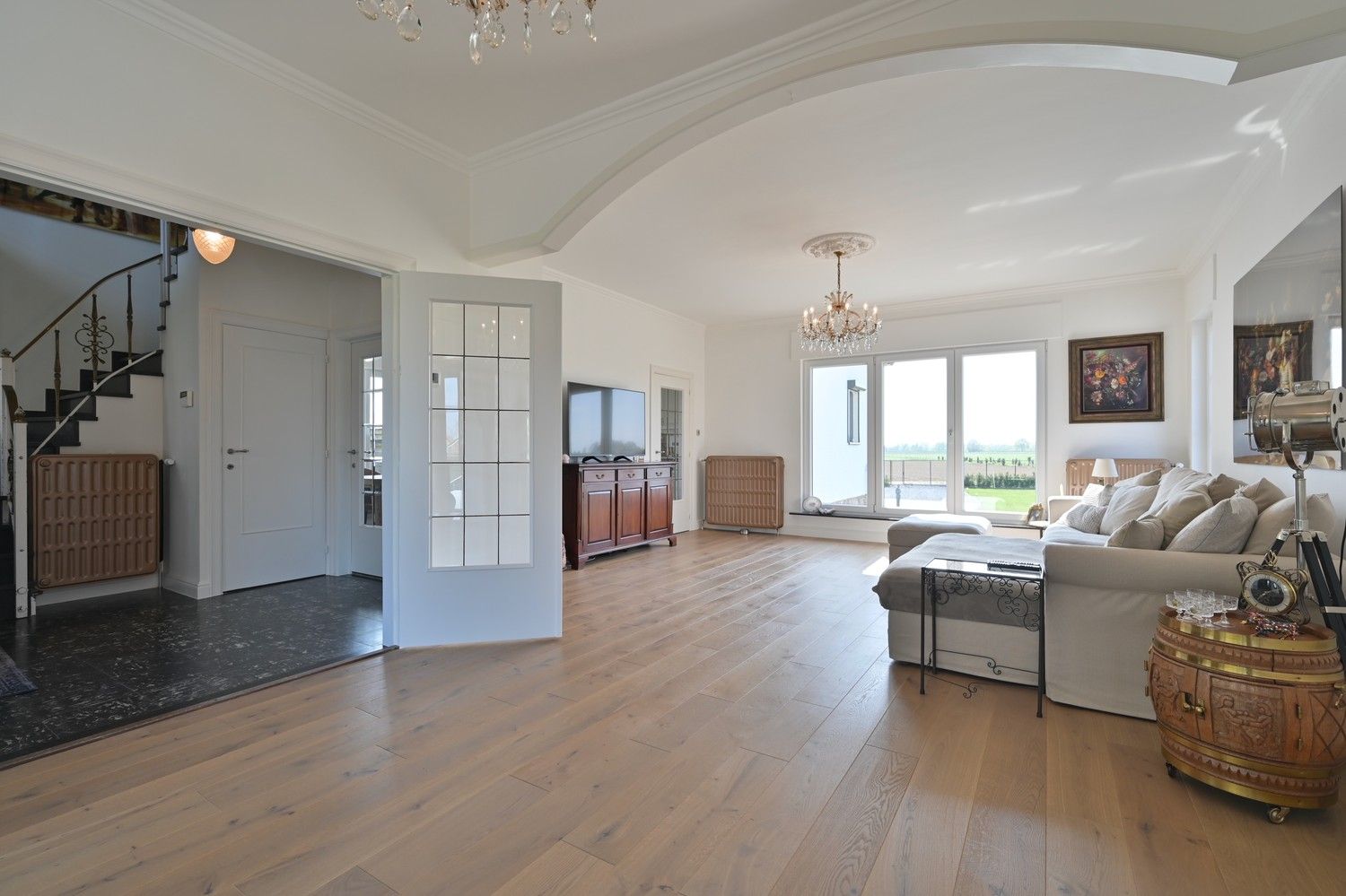 Instapklare, volledig gemoderniseerde woning met zwembad en riant bijgebouw, mooi landelijk gelegen te Maasmechelen-Leut foto 9