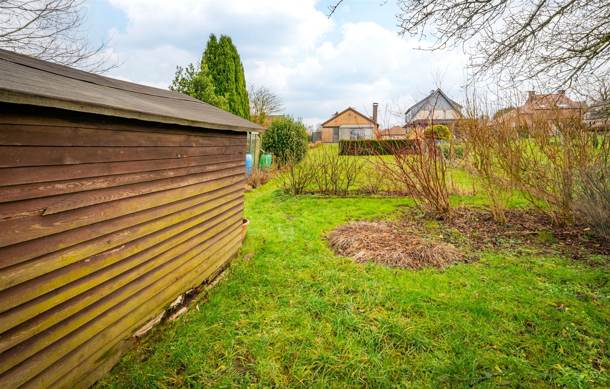 Rustige gelegen villa met grote tuin  foto 34