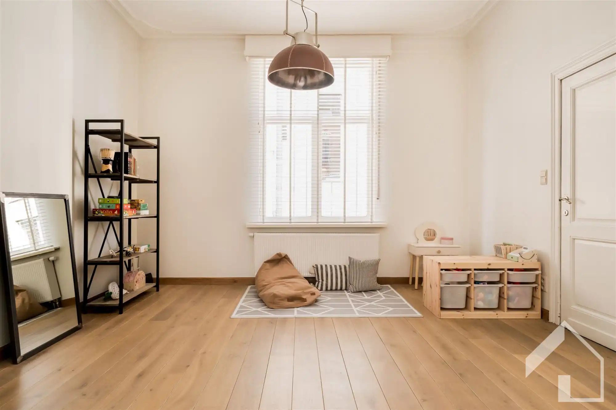 Comfortabele, ruime, instapklare woning met 5 slaapkamers foto 4