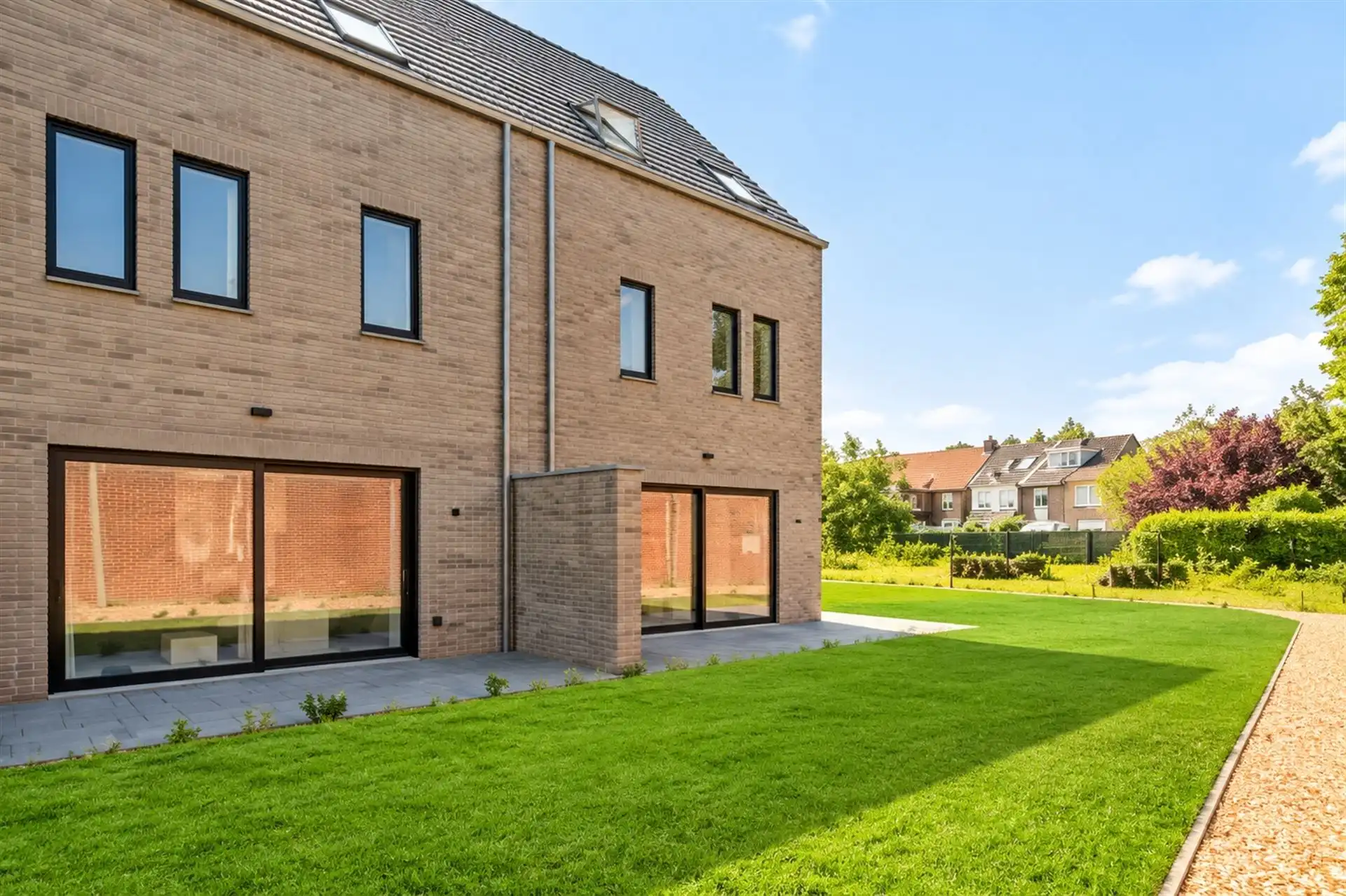 Kwalitatieve BEN-woning met 2 gar., 4 SLK en 2 bdks. 6% BTW. foto 3