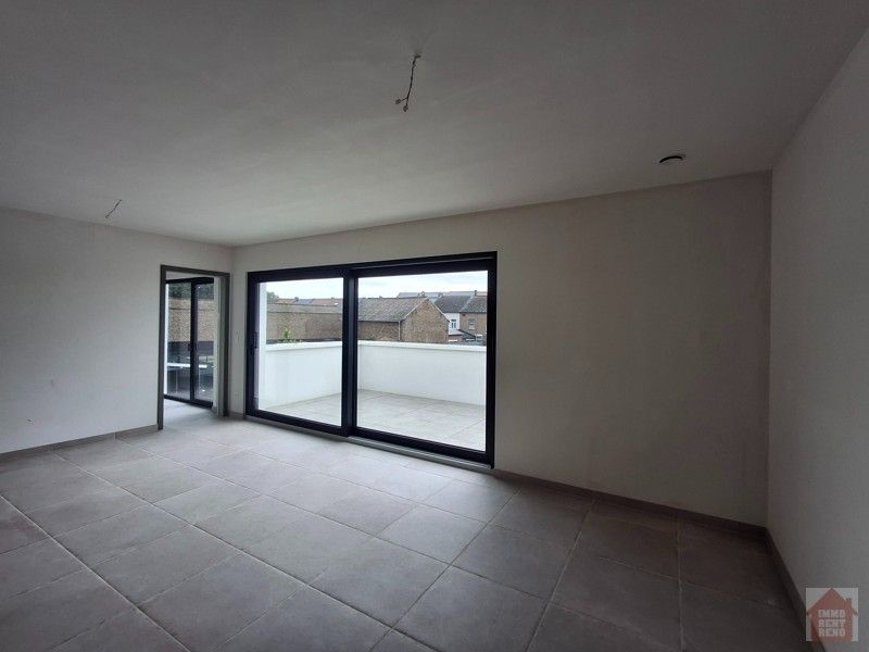 Appartement op topligging met groot terras en parking foto 12
