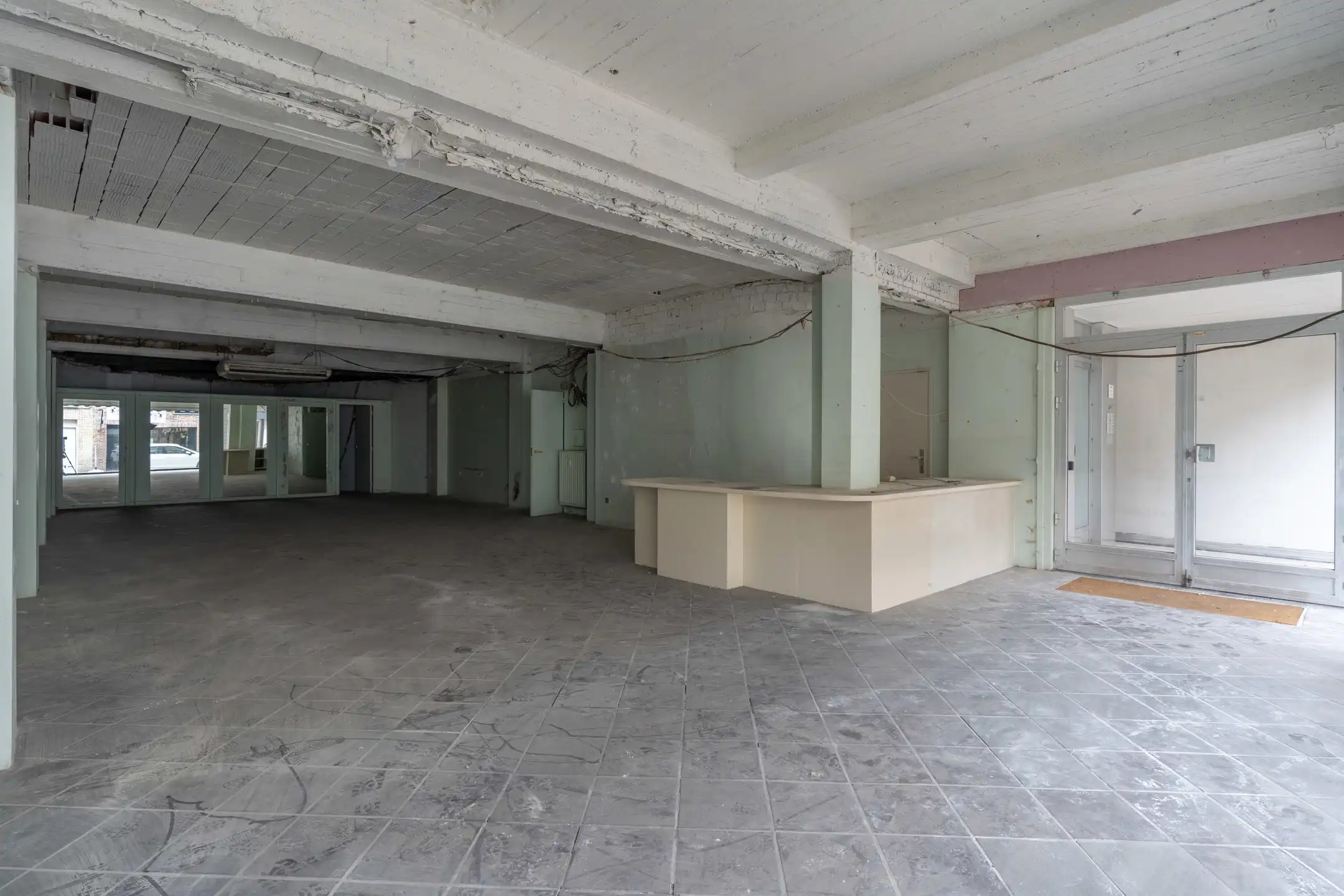 Ruim handelspand met mooie vitrinebreedte, op toplocatie! foto 2