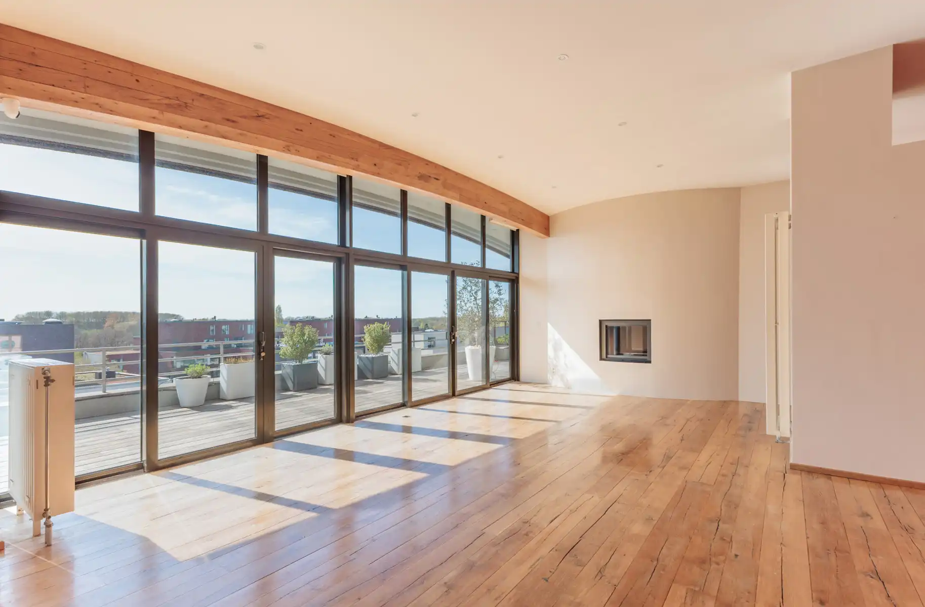 Ruime penthouse met 3 slaapkamers en 66m² terras foto 3