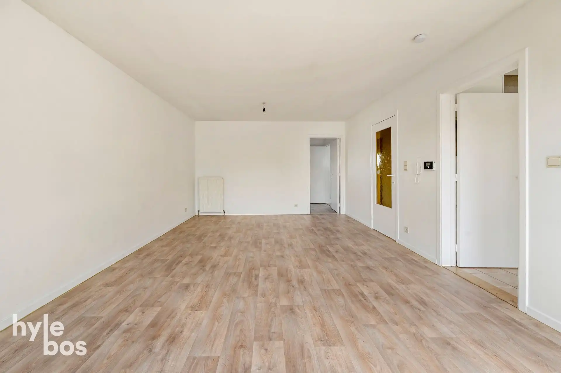 Centraal gelegen instapklaar appartement met garage foto 4