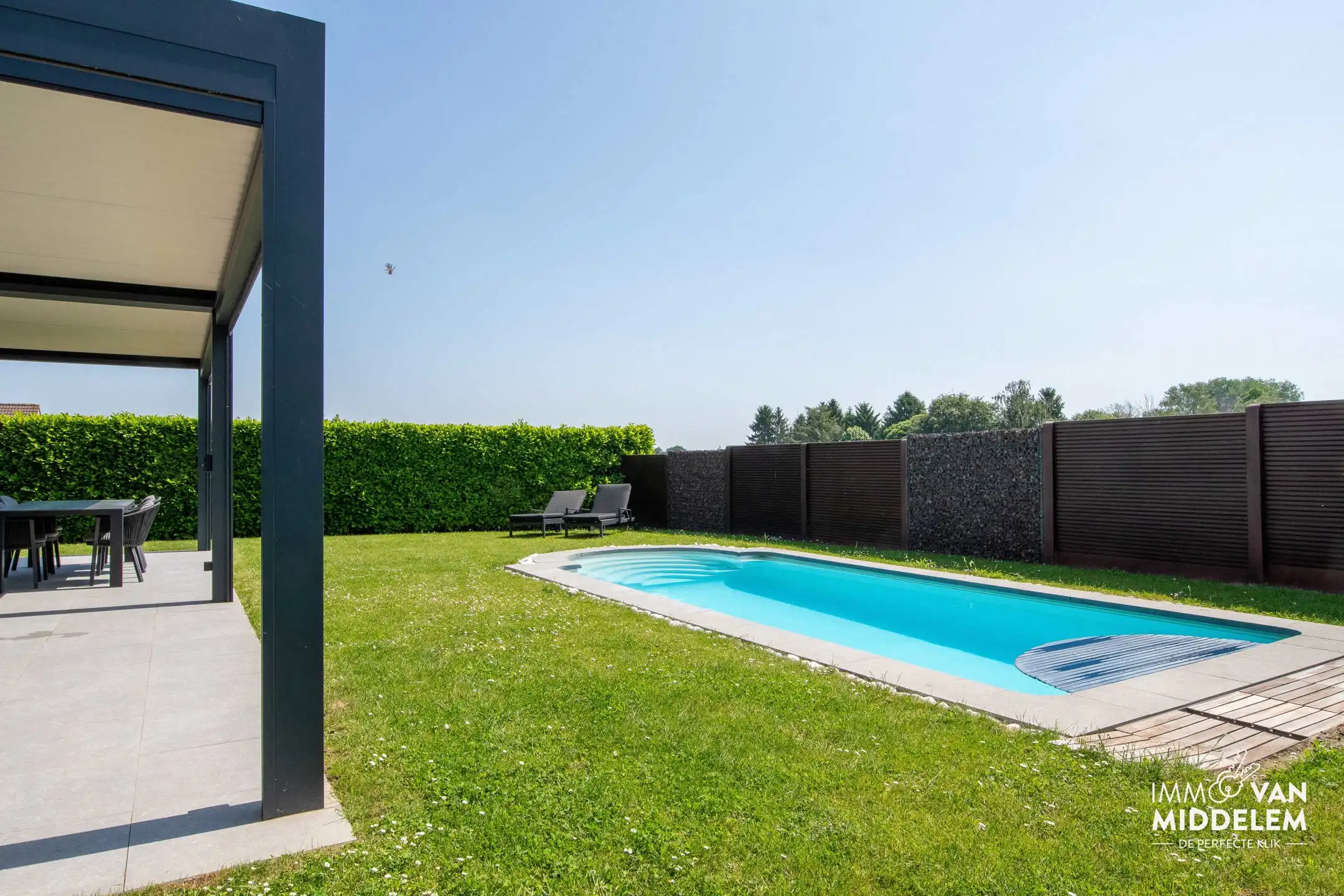 VILLA MET 5 SLAAPKAMERS, ZWEMBAD EN GARAGE foto 4