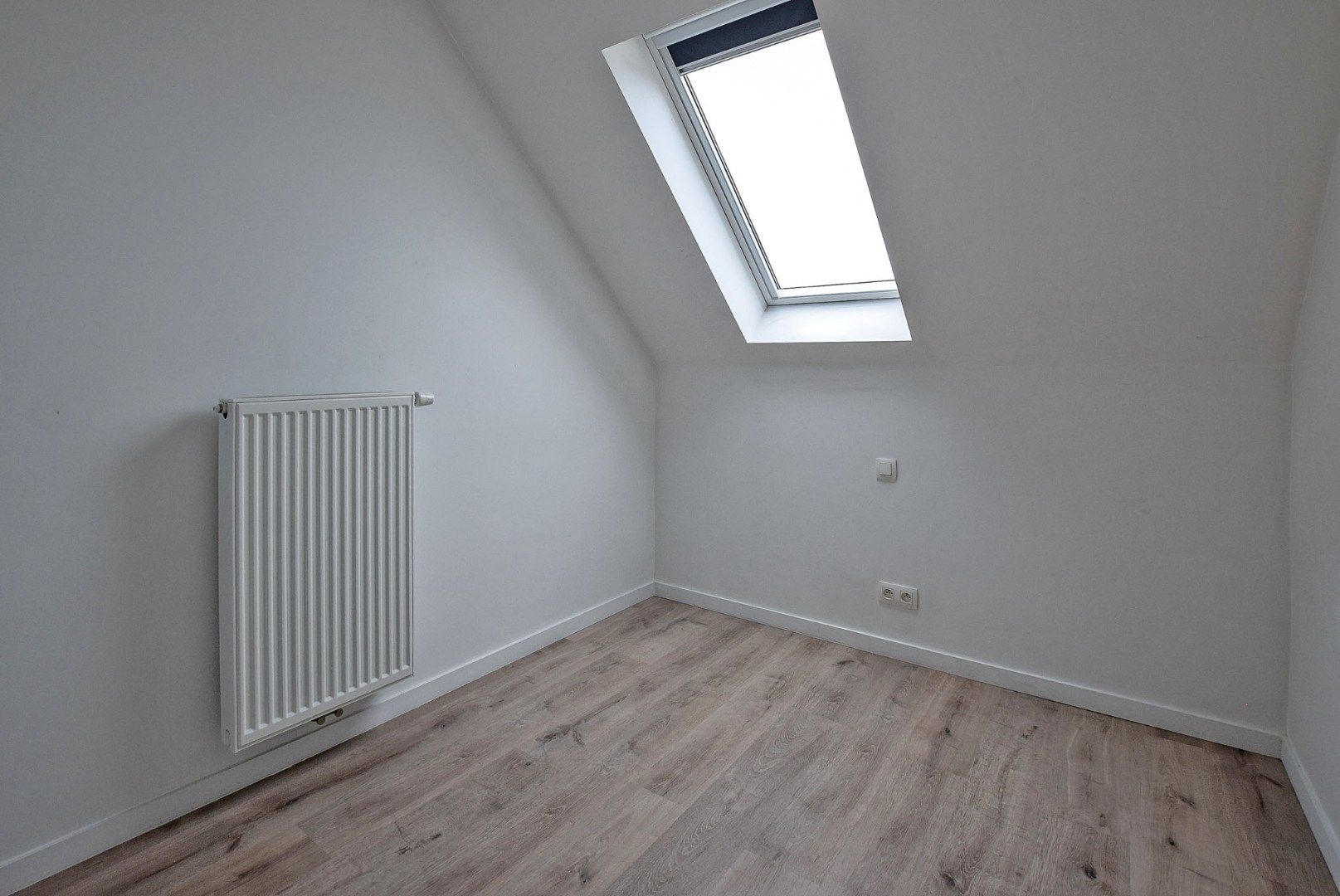 Gerenoveerd 3-slaapkamerappartement te huur in kleinschalig gebouw te Bredene. foto 8