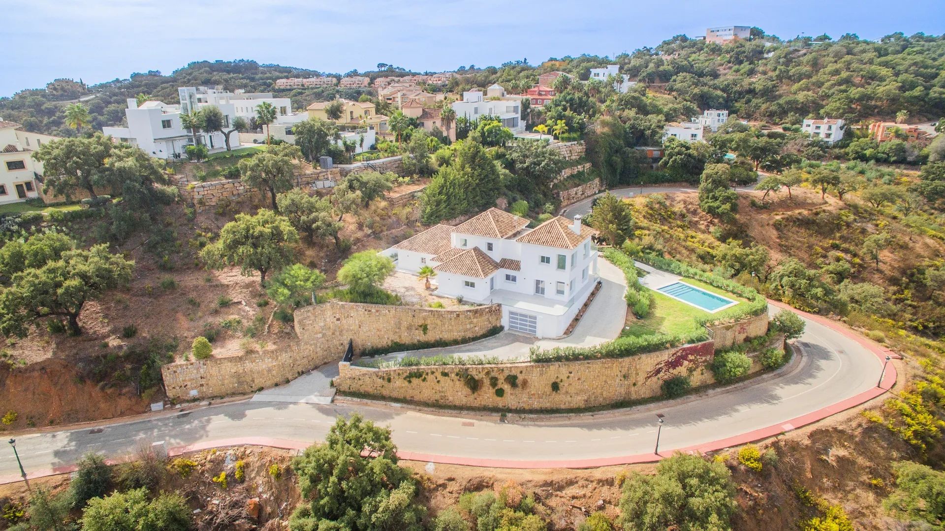 Stijlvol leven met panoramisch uitzicht in La Mairena – luxe, ruimte en rust samen in één woning foto 28