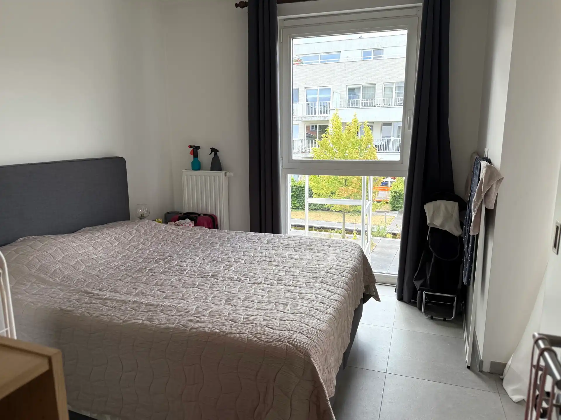 Lichtrijk 1-slaapkamerappartement met terras en parking foto 5