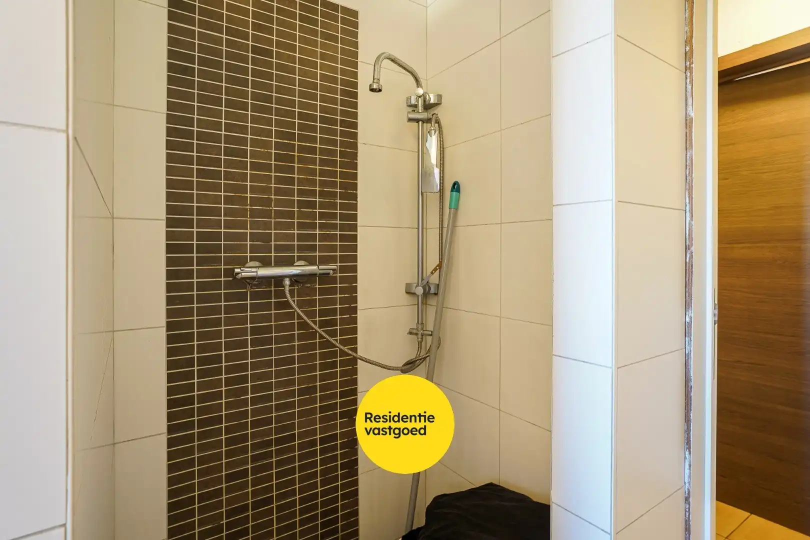 Charmante bungalow op rustige locatie in Veldegem foto 15