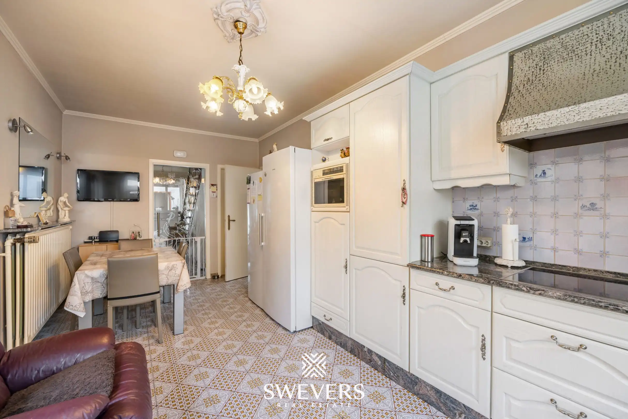Royale gezinswoning met 257 m² woonruimte foto 8
