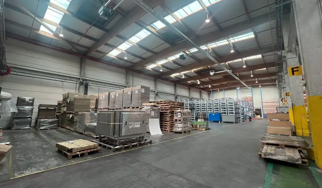 Logistiek bedrijfspand te huur in de haven van Gent foto 14