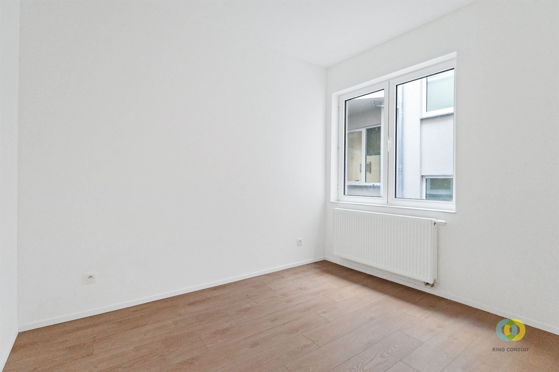 Gerenoveerd appartement met twee slaapkamers foto 8