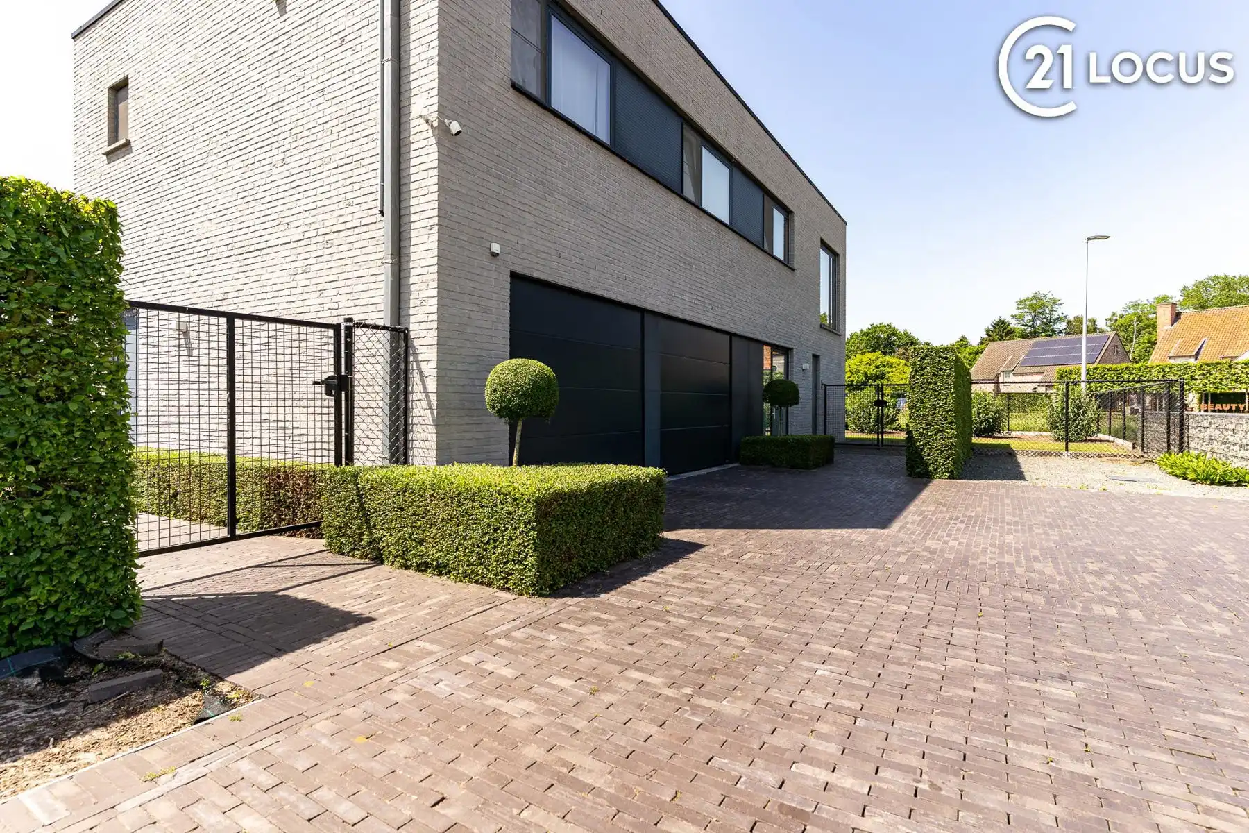 Uitzonderlijk flexibel wonen op 1.056 m² in Doorslaar foto {{pictureIndex}}
