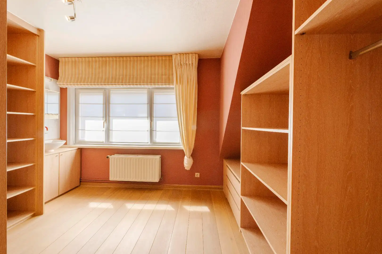 ZEER RUIME BEL ETAGE WONING MET GARAGE EN LOODS (100 m²) foto 15