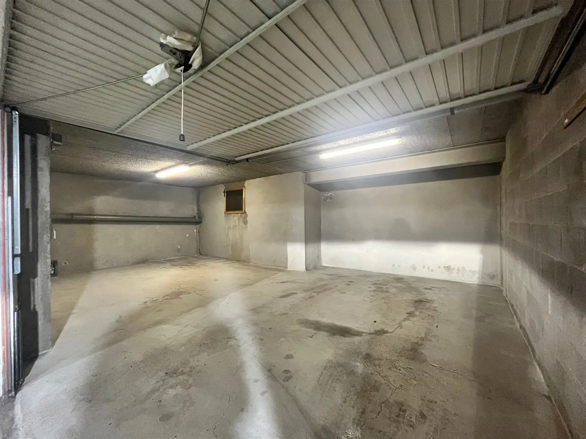 Instapklaar 2-slaapkamerappartement met terras en ruime garage in Deurne foto 9