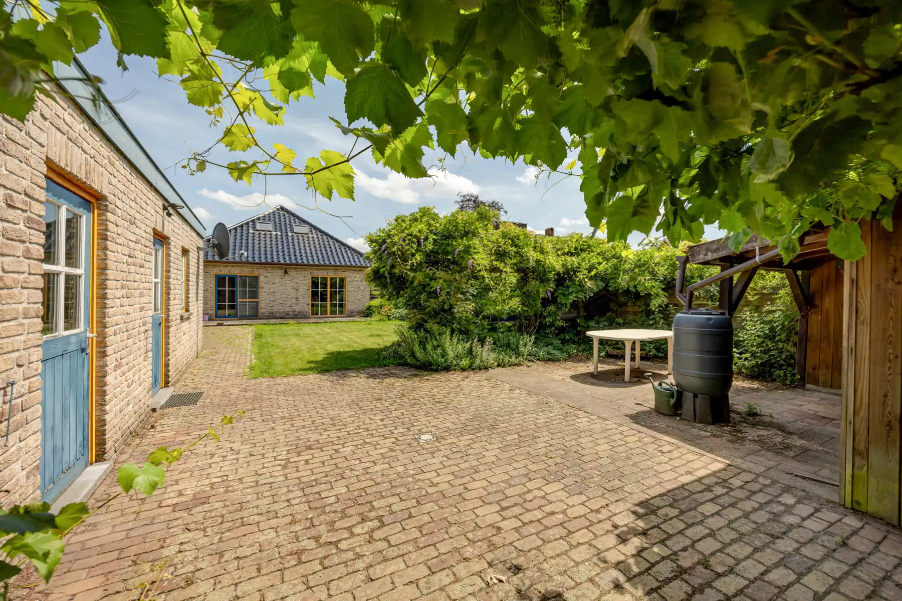 Instapklare eengezinswoning met 4 slaapkamers op een perceel van 1.296m².  foto 21
